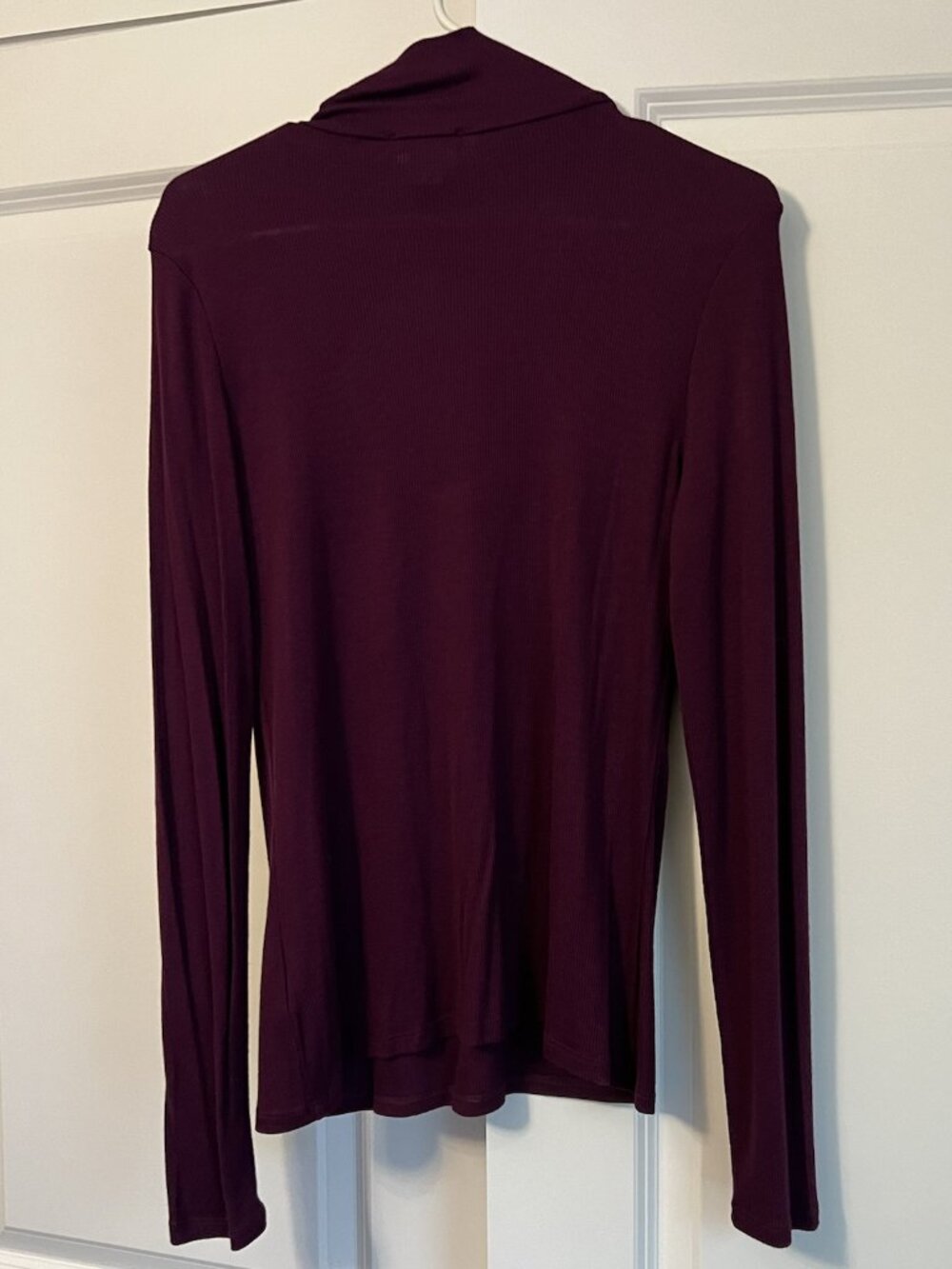 Purple Keyhole Top (L) - Picture 2 of 3